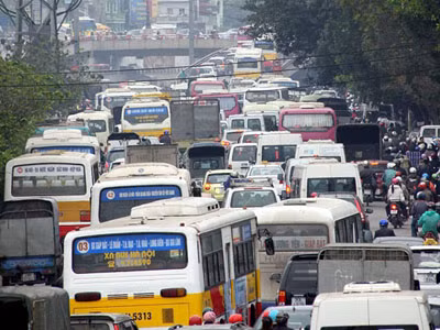 Một bạn đọc của báo GDVN đã đưa ra lời thách Bộ trưởng Thăng có thể cứu được HN và Tp. HCM khỏi nạn kẹt xe như thế này (Ảnh minh họa).