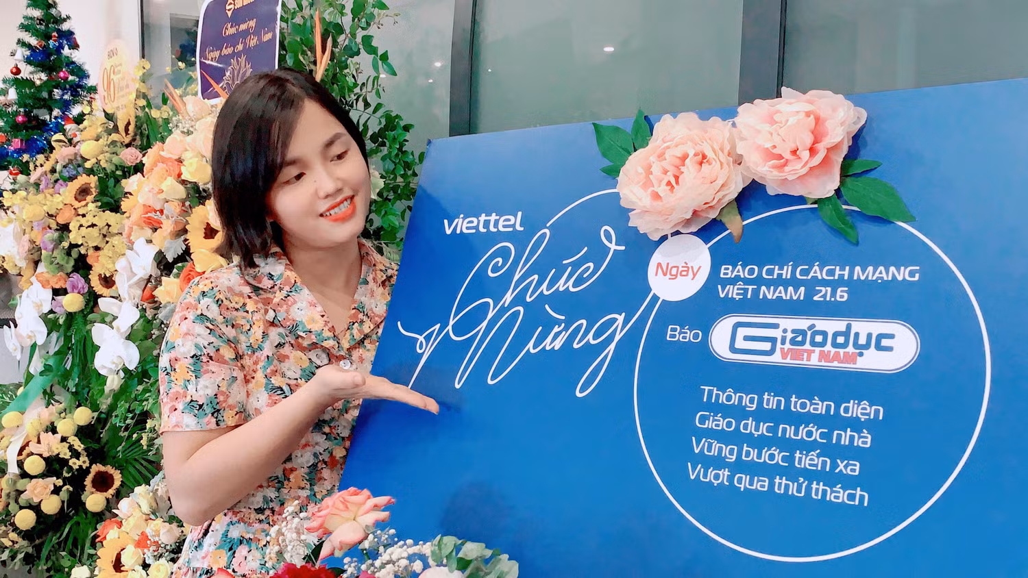 Phóng viên Thùy Linh công tác tại Tạp chí điện tử Giáo dục Việt Nam tròn 6 năm, kể từ ngày tốt nghiệp đại học đến nay.