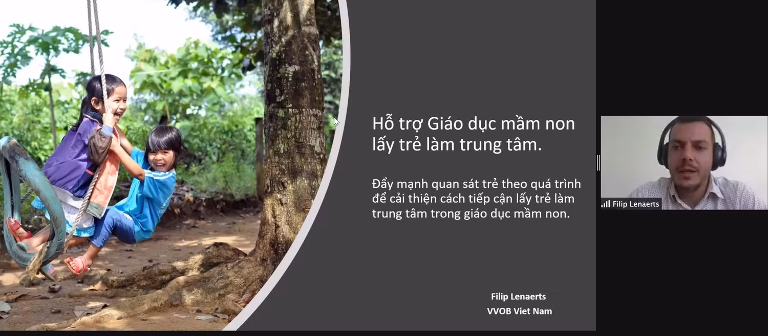Đại diện VVOB trình bày về phương pháp đẩy mạnh giáo dục lấy trẻ làm trung tâm. Đại diện VVOB trình bày về phương pháp đẩy mạnh giáo dục lấy trẻ làm trung tâm.