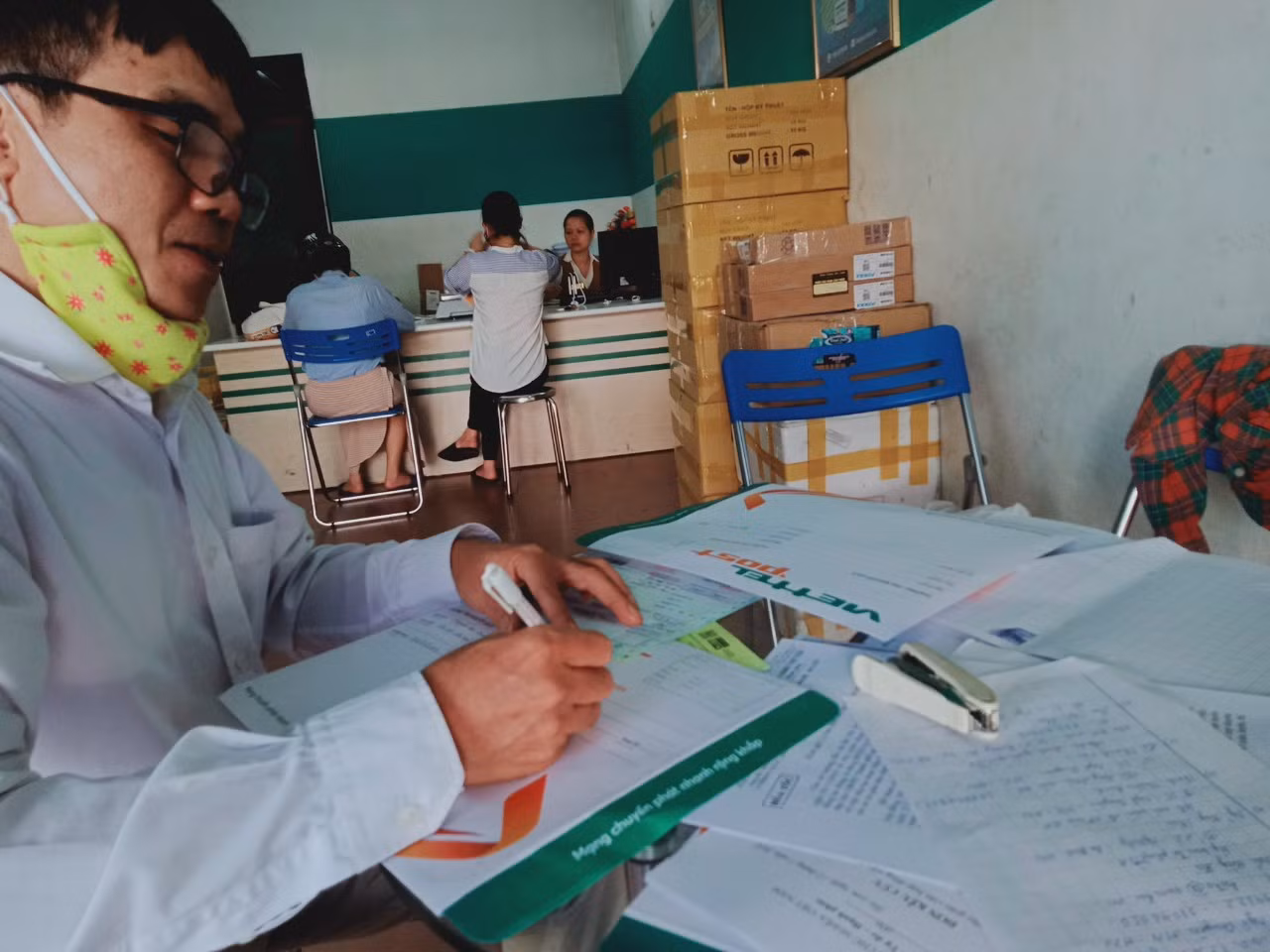 Giáo viên hợp đồng Sóc Sơn tiếp tục viết đơn kêu cứu (Ảnh:V.N)