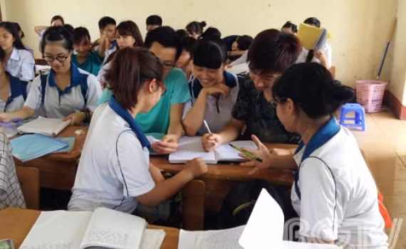 “Tụi em cũng là con người, tụi em không phải là người máy!” ảnh 2