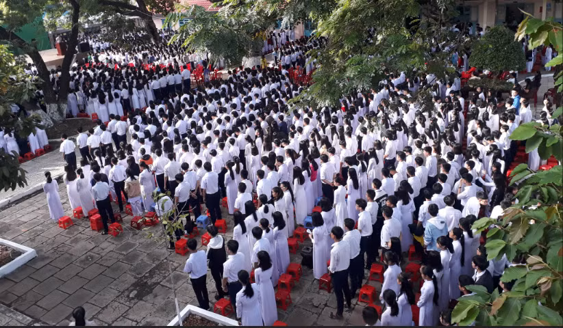 Phụ huynh trường Phan Bội Châu phản ánh nhà trường thực hiện sai Thông tư 55
