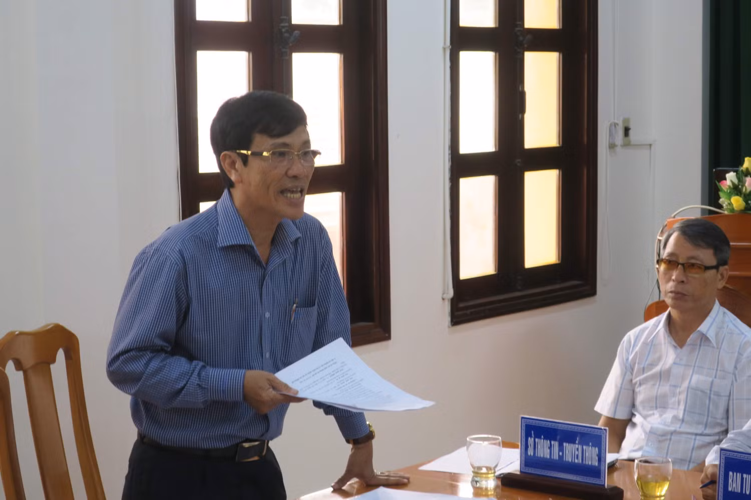 Ông Phan Đoàn Thái, Giám đốc Sở Giáo dục &amp; Đào tạo tỉnh Bình Thuận thông tin tại hội nghị (Ảnh CTV)