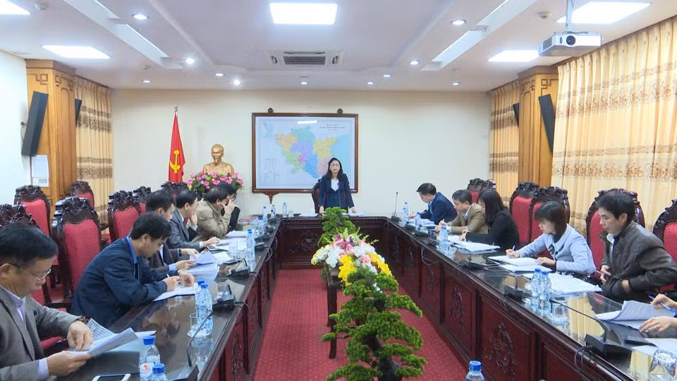Ủy ban tỉnh Thái Bình nghe kế hoạch xét thăng hạng viên chức (Ảnh thaibinhtv.vn) Ủy ban tỉnh Thái Bình nghe kế hoạch xét thăng hạng viên chức (Ảnh thaibinhtv.vn)