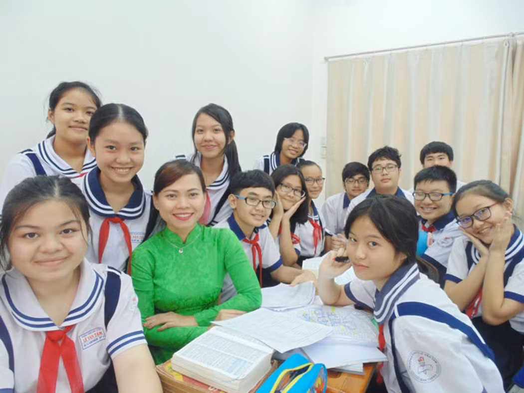 Muốn làm công tác chủ nhiệm đạt hiệu quả thì giáo viên chủ nhiệm phải đầu tư khá nhiều thời gian, công sức. (Ảnh chỉ mang minh họa: Giaoducthoidai.vn)