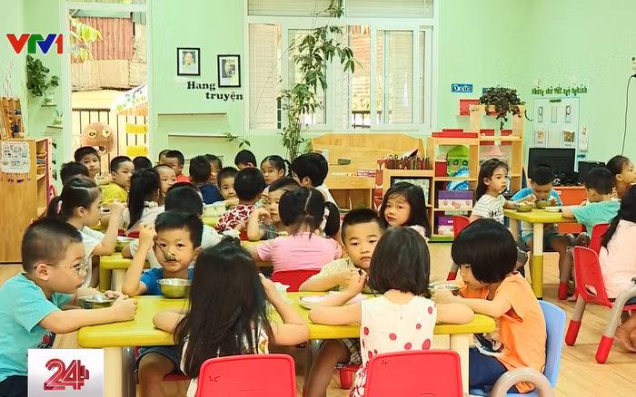 Bữa ăn bán trú cần minh bạch giữa nhà trường và phụ huynh (Ảnh minh họa VTV)