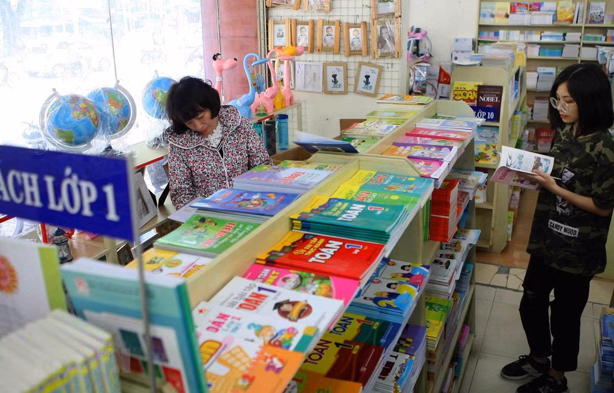 Trên một địa bàn chỉ nên chọn thống nhất một bộ sách giáo khoa (Ảnh minh họa TTXVN) Trên một địa bàn chỉ nên chọn thống nhất một bộ sách giáo khoa (Ảnh minh họa TTXVN)
