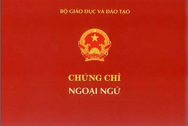 Gian nan chuẩn nghề nghiệp của giáo viên vì các chứng chỉ (Ảnh minh họa: baonghean.vn).