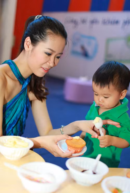 Dương Thùy Linh và con trai Dương Thùy Linh và con trai