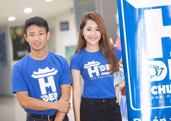 Xuân Tiến và hot girl Chi Pu cùng tham gia trong một sự kiện Xuân Tiến và hot girl Chi Pu cùng tham gia trong một sự kiện