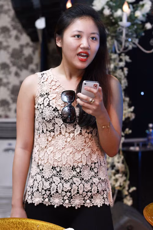 Trước đó, Văn Mai Hương cũng từng diện đồ ren khi tham gia một buổi tổng duyệt trong một chương trình ca nhạc diễn ra tại Sài Gòn Trước đó, Văn Mai Hương cũng từng diện đồ ren khi tham gia một buổi tổng duyệt trong một chương trình ca nhạc diễn ra tại Sài Gòn