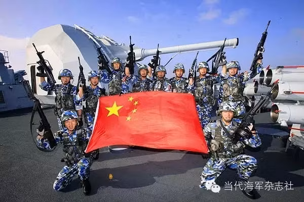 Lính Trung Quốc trên tàu khu trục neo đậu tại căn cứ quân sự đầu tiên ở nước ngoài đặt tại Djibouti. Ảnh: Submarine Matters. Lính Trung Quốc trên tàu khu trục neo đậu tại căn cứ quân sự đầu tiên ở nước ngoài đặt tại Djibouti. Ảnh: Submarine Matters.