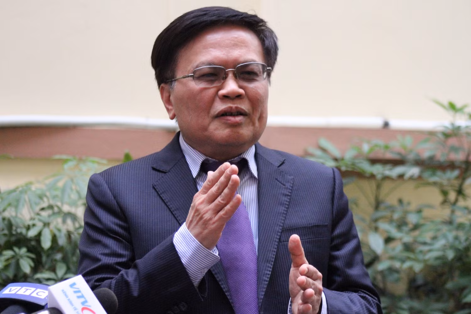 Tiến sĩ Nguyễn Đình Cung nhận định hai chỉ số là chỉ số phá sản doanh nghiệp và chỉ số giải quyết tranh chấp hợp đồng chưa được cải thiện. Ảnh: Vũ Phương.
