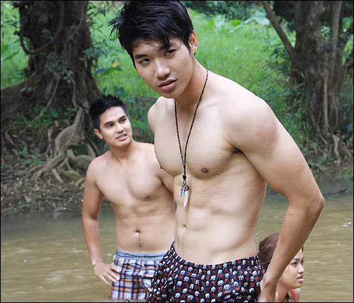 Trong bộ phim kinh dị sắp được công chiếu của đạo diễn Việt kiều Lê Văn Kiệt, anh chàng đang liên tiếp gây bất ngờ tại Bước nhảy hoàn vũ - Trương Nam Thành thủ vai Minh, một cậu học sinh cuối cấp thông minh, năng động và thân thiện với các bạn. Với ngoại hình lý tưởng, Minh được rất nhiều bạn nữ trong trường hâm mộ.