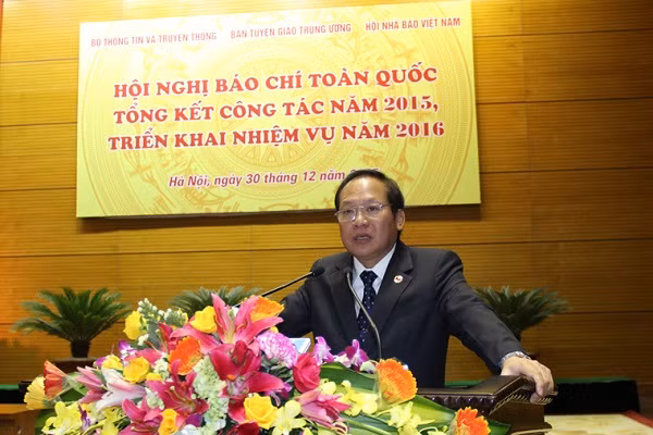 Thứ trưởng Trương Minh Tuấn trình bày báo cáo tại Hội nghị Thứ trưởng Trương Minh Tuấn trình bày báo cáo tại Hội nghị
