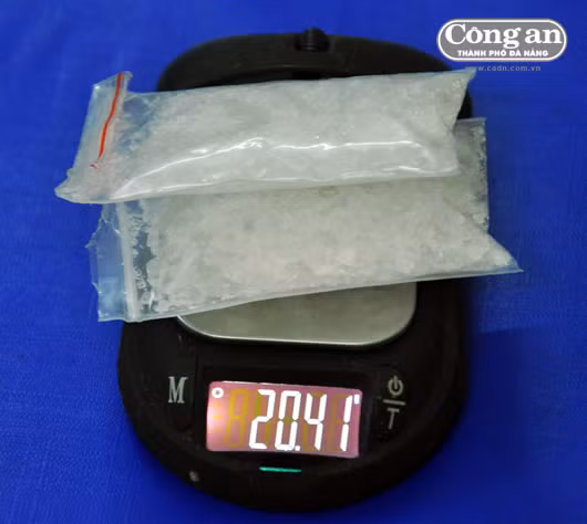 2 gói ma túy do Lâm mang đi bán bị thu giữ.