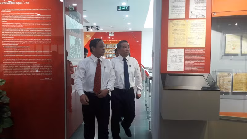 Bí thư Thành ủy Đà Nẵng Trương Quang Nghĩa đến tham quan nhà trưng bày