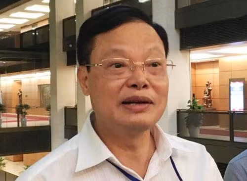 Lò đang cháy lớn, ai muốn hay phải đứng sang một bên? ảnh 3 Lò đang cháy lớn, ai muốn hay phải đứng sang một bên? ảnh 3