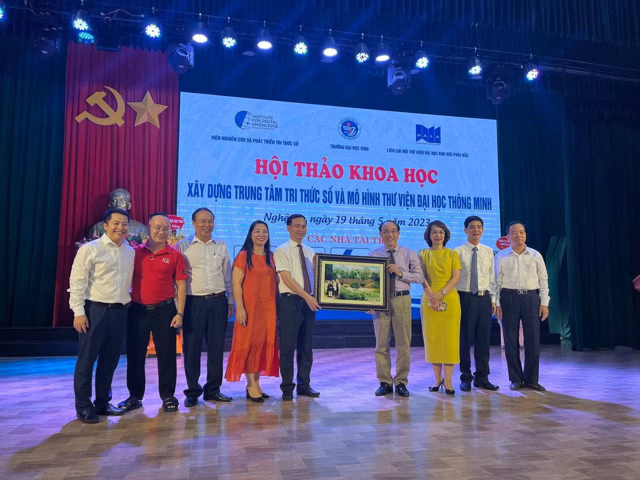 Hội thảo “Xây dựng Trung tâm Tri thức số và mô hình thư viện đại học thông minh” được tổ chức tại Trường Đại học Vinh.