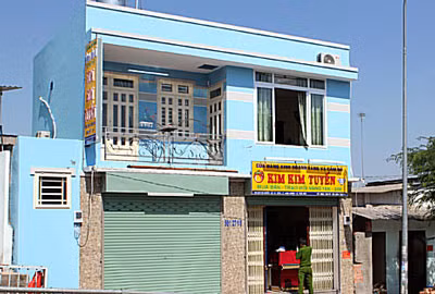 Tiệm vàng bị kẻ gian đột nhập trong đêm Tiệm vàng bị kẻ gian đột nhập trong đêm