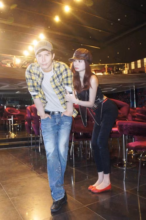 Nathan Lee và Ngọc Oanh nhí nhố trên sàn tập trước liveshow thứ 2 của Cặp đôi hoàn hảo Nathan Lee và Ngọc Oanh nhí nhố trên sàn tập trước liveshow thứ 2 của Cặp đôi hoàn hảo