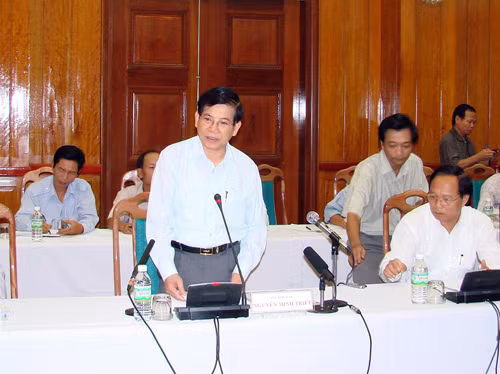 Chủ tịch nước Nguyễn Minh Triết trong một lần về thăm và làm việc với lãnh đạo TP Đà Nẵng - Ảnh: HC