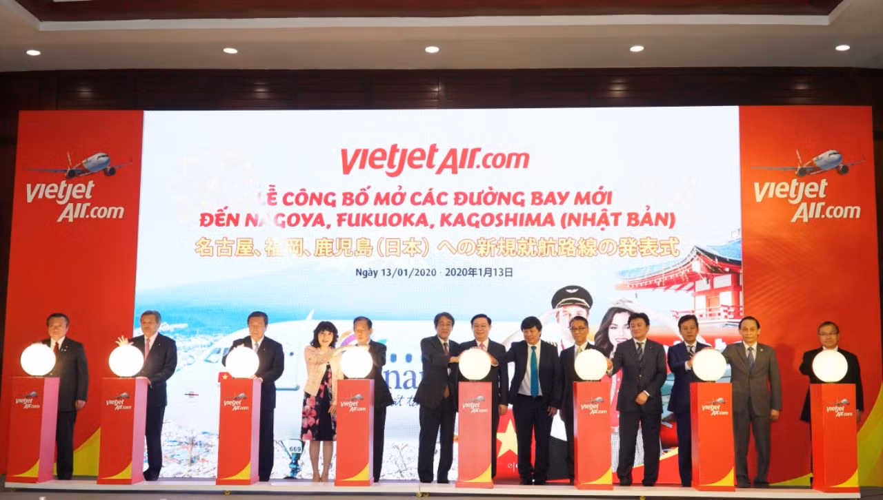 Nghi thức chính thức công bố 5 đường bay mới kết nối Hà Nội, Thành phố Hồ Chí Minh, Đà Nẵng với Nagoya, Fukushima và Kagoshima (Nhật Bản). Nghi thức chính thức công bố 5 đường bay mới kết nối Hà Nội, Thành phố Hồ Chí Minh, Đà Nẵng với Nagoya, Fukushima và Kagoshima (Nhật Bản).