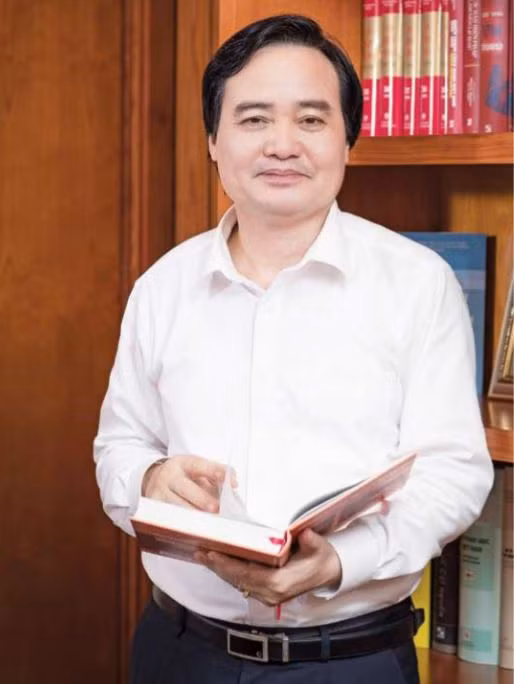 Giáo sư Phùng Xuân Nhạ, Bộ trưởng Bộ Giáo dục và Đào tạo. Giáo sư Phùng Xuân Nhạ, Bộ trưởng Bộ Giáo dục và Đào tạo.