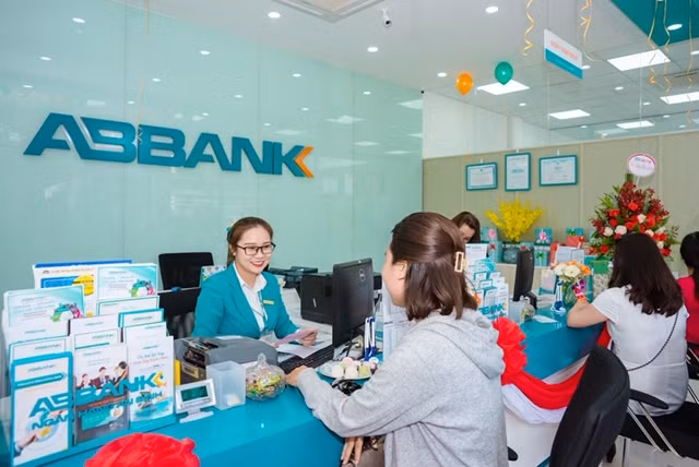 Kết thúc năm 2019, tổng tài sản của ABBANK vượt mốc 100.000 tỷ đồng. Lợi nhuận trước thuế đạt 1.229 tỷ đồng.