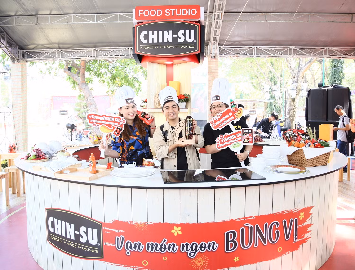 Ngày hội Tết Việt 2020 thu hút mọi người tham gia.