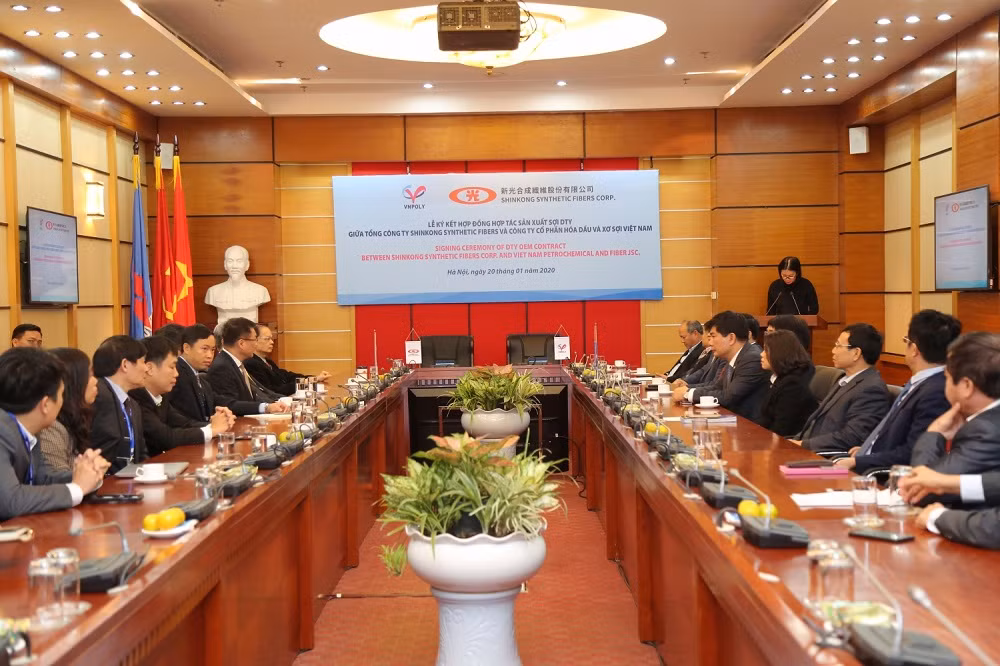 Toàn cảnh lễ ký.
