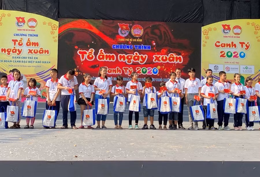 Tập đoàn Novaland đồng hành cùng Thành Đoàn, Uỷ Ban Mặt trận Tổ quốc Việt Nam trong chương trình "Tổ Ấm Ngày Xuân" 2020 được diễn ra tại Công viên văn hóa Tao Đàn, Thành phố Hồ Chí Minh mang đến mùa xuân ý nghĩa cho hơn 2.000 em thiếu nhi có hoàn cảnh đặc biệt khó khăn từ 35 đơn vị, cơ sở xã hội trên địa bàn.