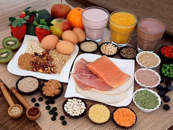 Ăn quá nhiều protein làm tăng tải axit trong thận (Ảnh: theo boldsky).