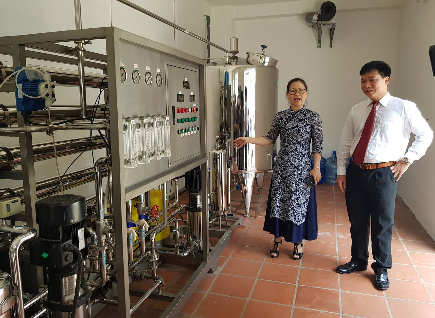 Hệ thống máy móc hiện đại, chuyên nghiệp trong các khâu sản xuất đạt GMP của Công ty Cổ phần Dược phẩm Gia Nguyễn. Ảnh: Minh Chí.
