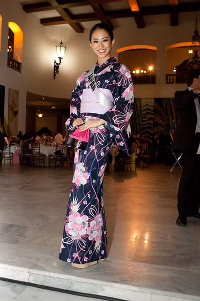 Hoa hậu Nhật Bản 2011, Maria Kamiyama. Hoa hậu Nhật Bản 2011, Maria Kamiyama.