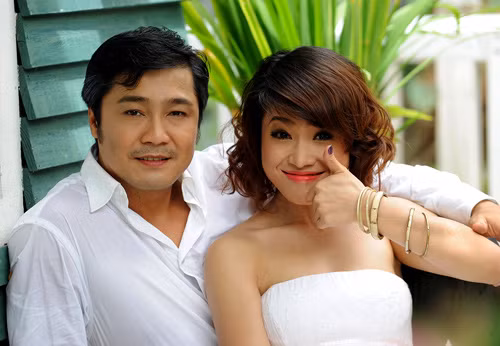 Lý Hùng tình tứ bên 'người đẹp hình sự'