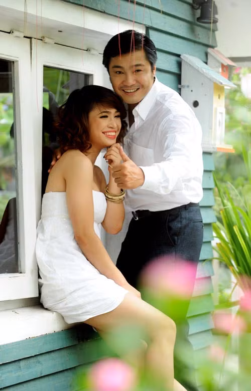 Lý Hùng tình tứ bên 'người đẹp hình sự'
