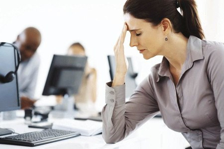 Tránh tập luyện cơ thể quá sức trước khi đi ngủ làm tâm thần bị kích thích và khó đi vào giấc ngủ.