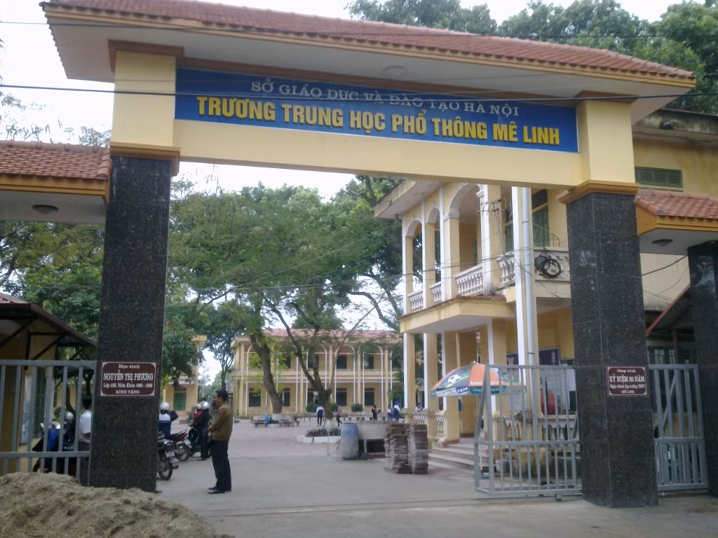 Phụ huynh học sinh trường THPT Mê Linh phản ánh việc đầu năm phải đóng nhiều khoản tiền không rõ có sai quy định hay không? Ảnh: Anh Minh Phụ huynh học sinh trường THPT Mê Linh phản ánh việc đầu năm phải đóng nhiều khoản tiền không rõ có sai quy định hay không? Ảnh: Anh Minh
