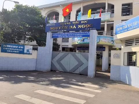 Trường tiểu học Nguyễn Bá Ngọc, phường 6 - quận Bình Thạnh, Thành phố Hồ Chí Minh (ảnh: P.L) Trường tiểu học Nguyễn Bá Ngọc, phường 6 - quận Bình Thạnh, Thành phố Hồ Chí Minh (ảnh: P.L)
