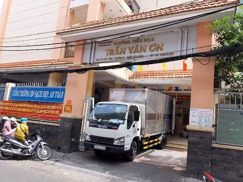 Trường tiểu học Trần Văn Ơn, phường 8 - quận Tân Bình, Thành phố Hồ Chí Minh (ảnh: P.L) Trường tiểu học Trần Văn Ơn, phường 8 - quận Tân Bình, Thành phố Hồ Chí Minh (ảnh: P.L)