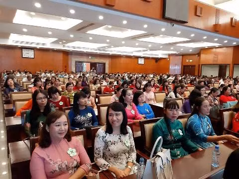 Thầy cô giáo của Thành phố Hồ Chí Minh hân hoan tham dự buổi lễ (ảnh: P.L) Thầy cô giáo của Thành phố Hồ Chí Minh hân hoan tham dự buổi lễ (ảnh: P.L)