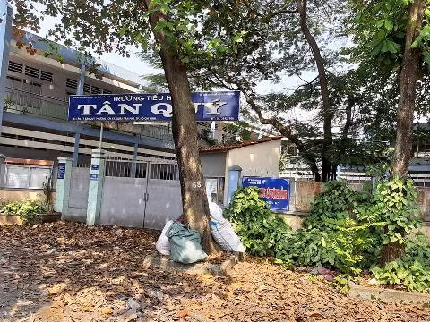 Trường tiểu học Tân Qúy đã đóng cửa, bỏ trống từ nhiều năm nay (ảnh: P.L)