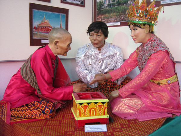 Tổ hợp Lễ buộc chỉ cổ tay – một trong nghi lễ đám cưới truyền thống của người Khmer