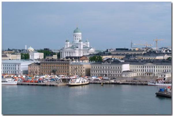 8. Helsinki, Phần Lan Xe buýt, xe điện hoặc tàu điện ngầm: 3,28 USD/vé Taxi: 12,71 USD/5 km Vé tàu: 34,83 USD/200 km 8. Helsinki, Phần Lan Xe buýt, xe điện hoặc tàu điện ngầm: 3,28 USD/vé Taxi: 12,71 USD/5 km Vé tàu: 34,83 USD/200 km