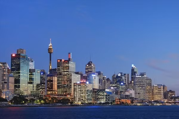 7. Sydney, Australia Xe buýt, xe điện hoặc tàu điện ngầm: 3,43 USD/vé Taxi: 27,78 USD/5 km Vé tàu: 58,23 USD/200 km 7. Sydney, Australia Xe buýt, xe điện hoặc tàu điện ngầm: 3,43 USD/vé Taxi: 27,78 USD/5 km Vé tàu: 58,23 USD/200 km