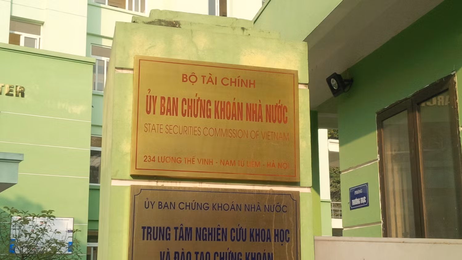 Hiệp hội Các nhà đầu tư tài chính Việt Nam (VAFI) chính thức gửi văn bản lên Bộ Tài Chính, Ủy ban Chứng khoán Nhà nước đề xuất giải phát chấm dứt tình trạng bán chui cổ phiếu. Ảnh: Vũ Phương