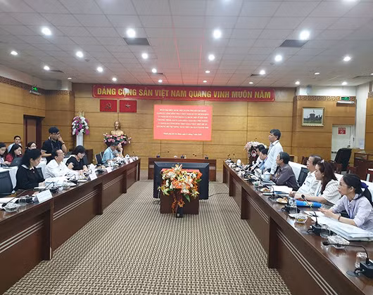 Toàn cảnh buổi giám sát của đại biểu Quốc hội ở Sở Giáo dục thành phố (ảnh: P.L) Toàn cảnh buổi giám sát của đại biểu Quốc hội ở Sở Giáo dục thành phố (ảnh: P.L)