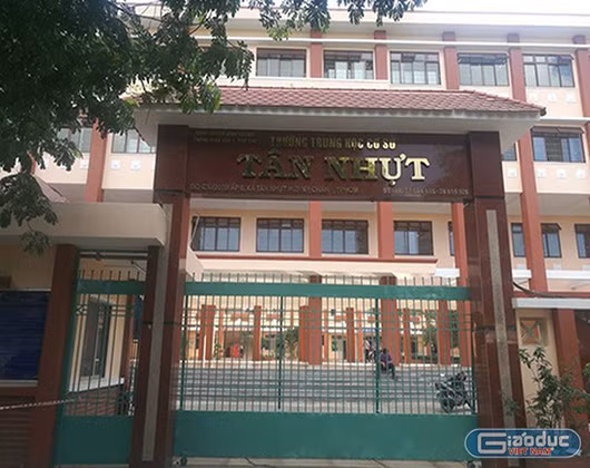 Trường trung học cơ sở Tân Nhựt, xã Tân Nhựt, huyện Bình Chánh (ảnh: P.L) Trường trung học cơ sở Tân Nhựt, xã Tân Nhựt, huyện Bình Chánh (ảnh: P.L)