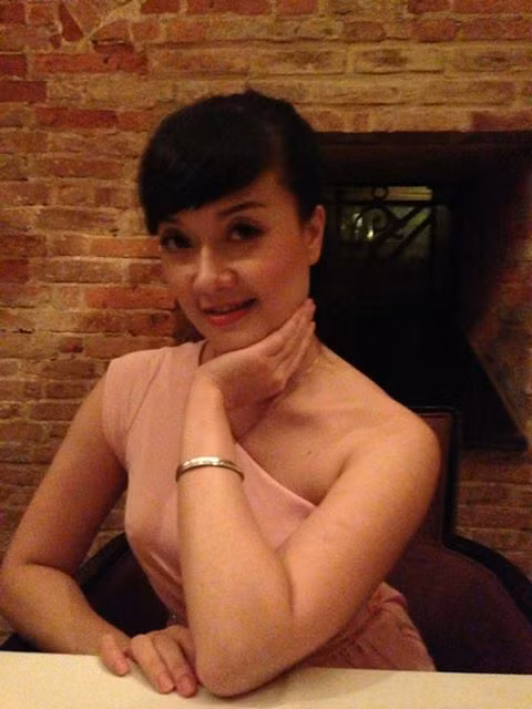 "Hạnh phúc ....tình yêu và cảm xúc.....một buổi tối tuyệt vời....!" - Nghệ sì hài Vân Dung chia sẻ.